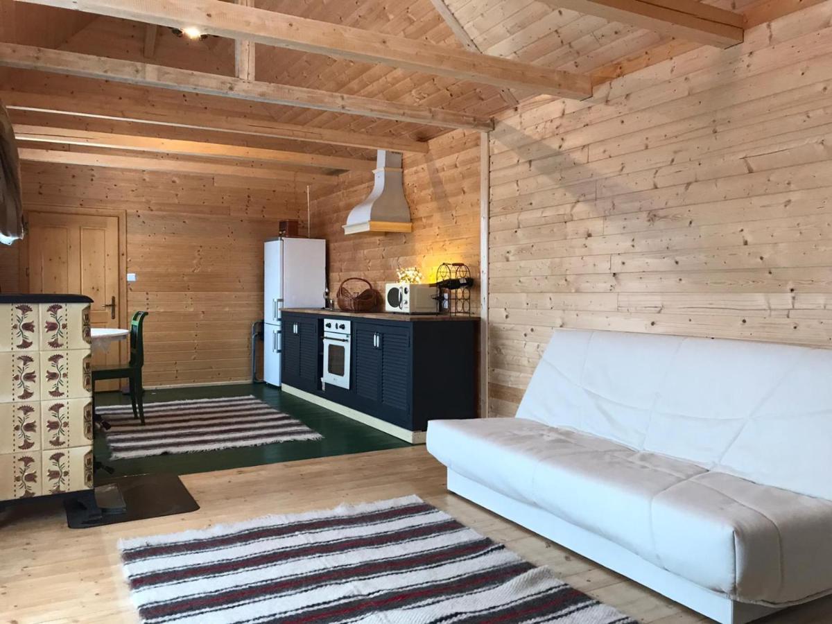 La Noi La Munte Villa Matisesti Bagian luar foto