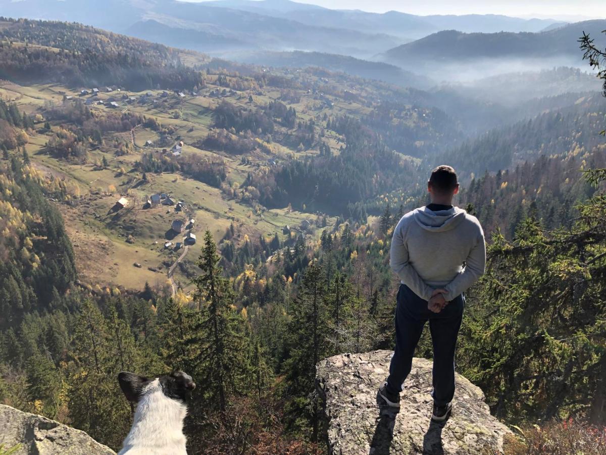 La Noi La Munte Villa Matisesti Bagian luar foto
