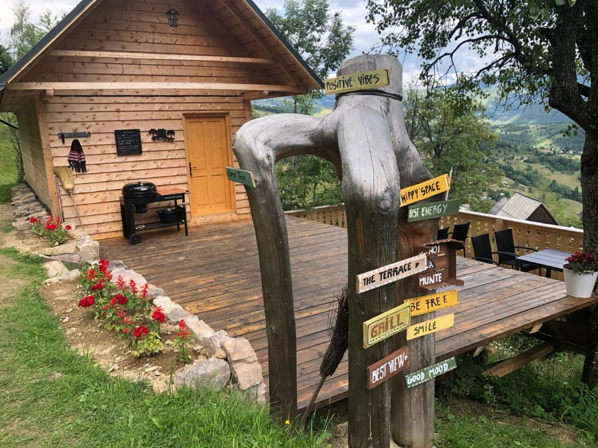 La Noi La Munte Villa Matisesti Bagian luar foto