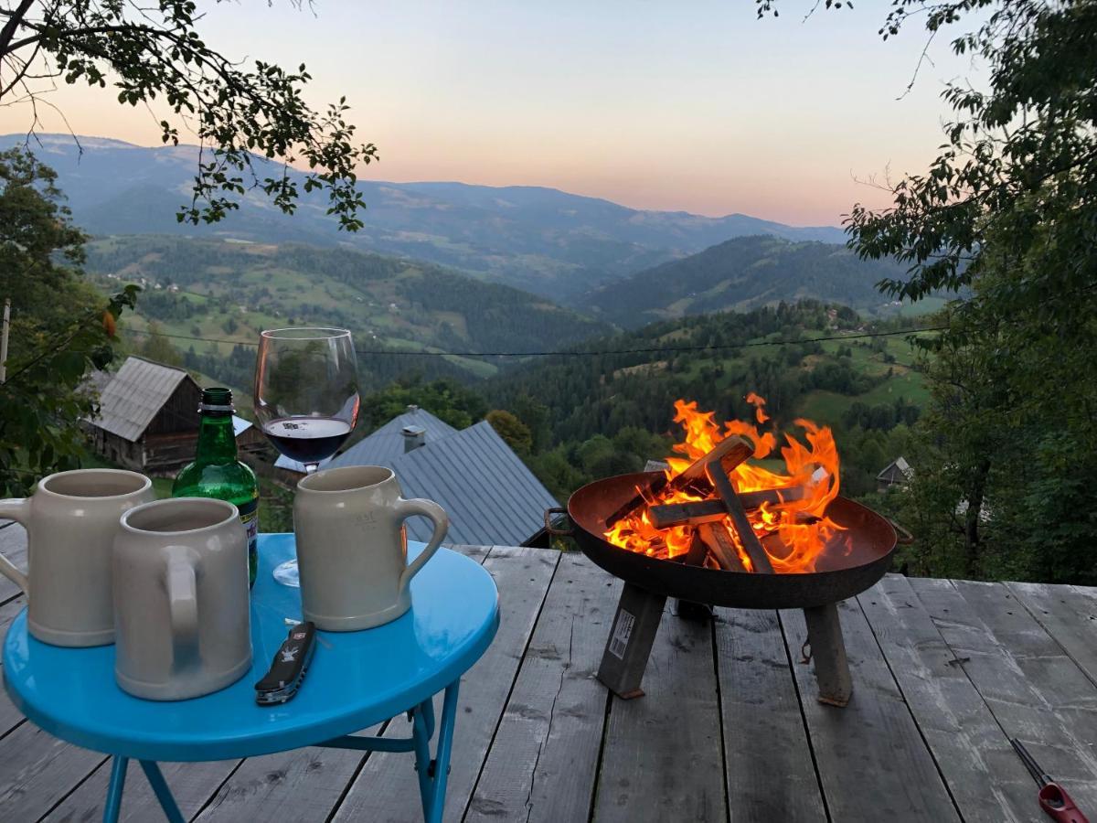 La Noi La Munte Villa Matisesti Bagian luar foto
