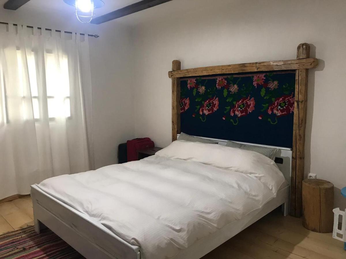 La Noi La Munte Villa Matisesti Bagian luar foto